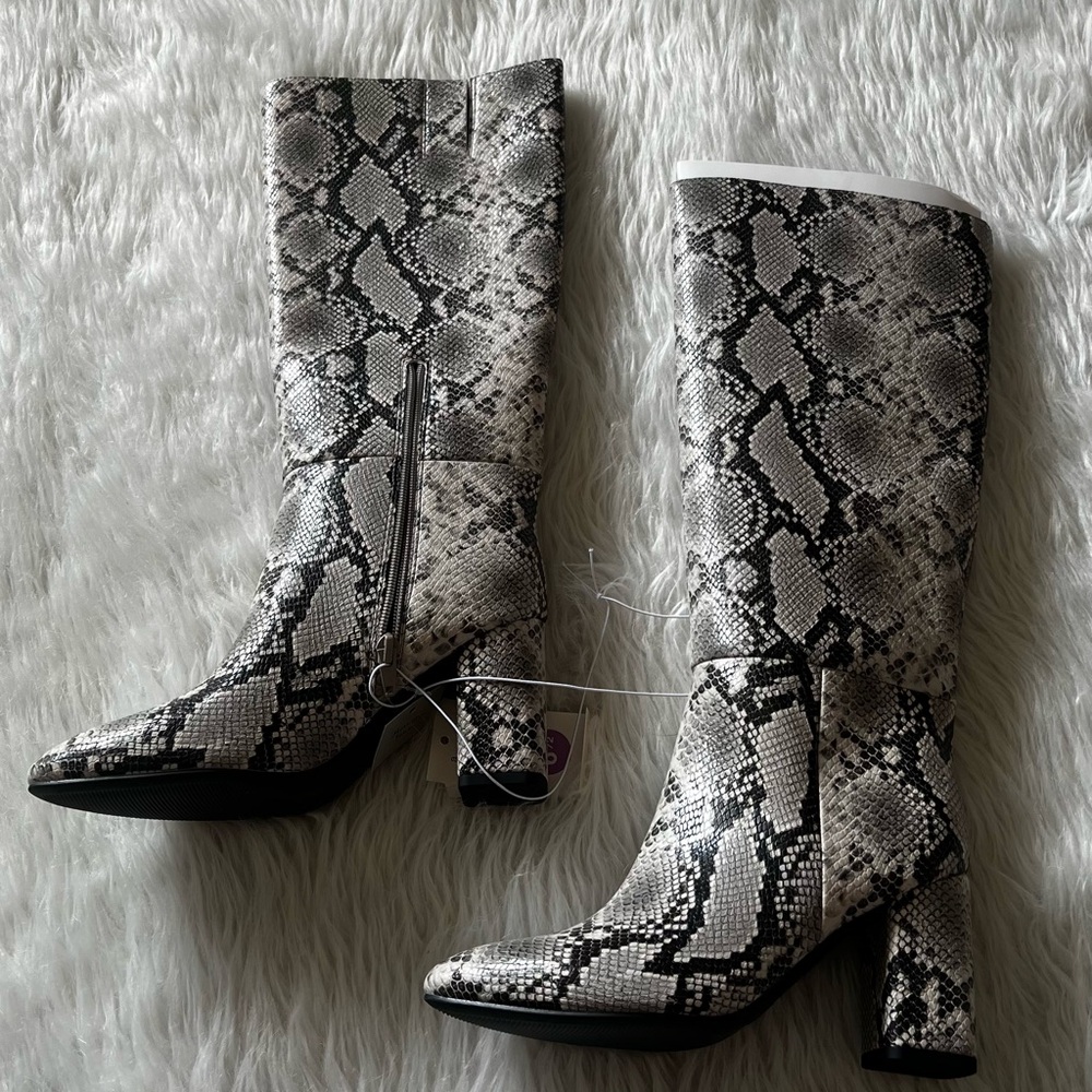 Snake Print Knee-High Block Heel Boots - White/Black - Picture 3 of 3